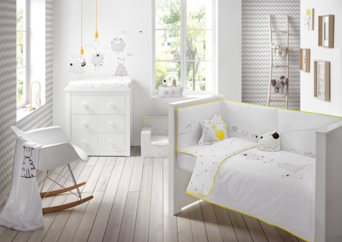 colección Good Night en color blanco y amarillo ropa de cuna