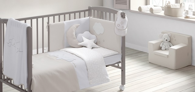 coleccion de ropa de cuna dream de petit praia en color beige
